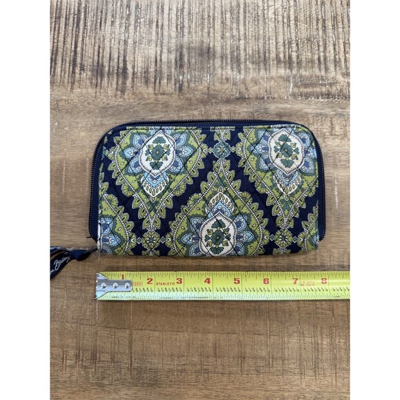 Vera Bradley TriFold Quilted Fabric Wallet 8 x 4.5 - Picture 1 of 4